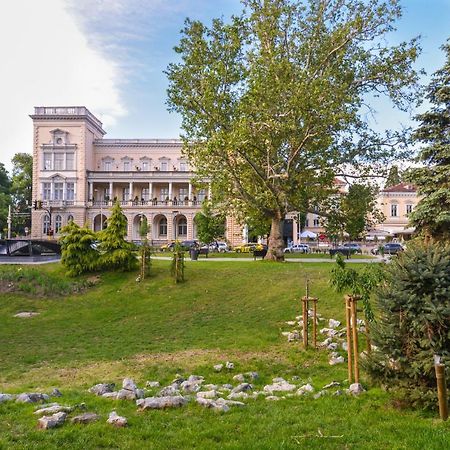 Cacao Studio Next To Crystal Garden And Russian Church By Flat Mаnager Sofie Exteriér fotografie